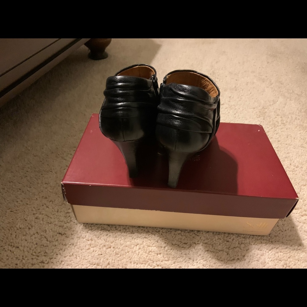 71/2 Black Leather Booties